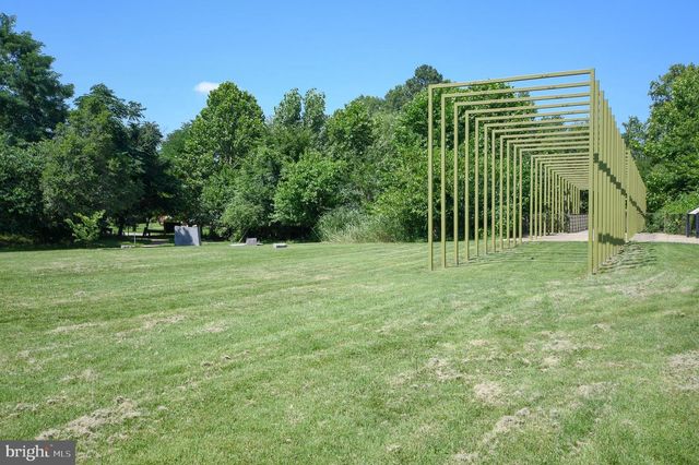 2016 CASCADE RD, Silver Spring, MD 20902