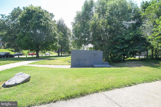 2016 CASCADE RD, Silver Spring, MD 20902