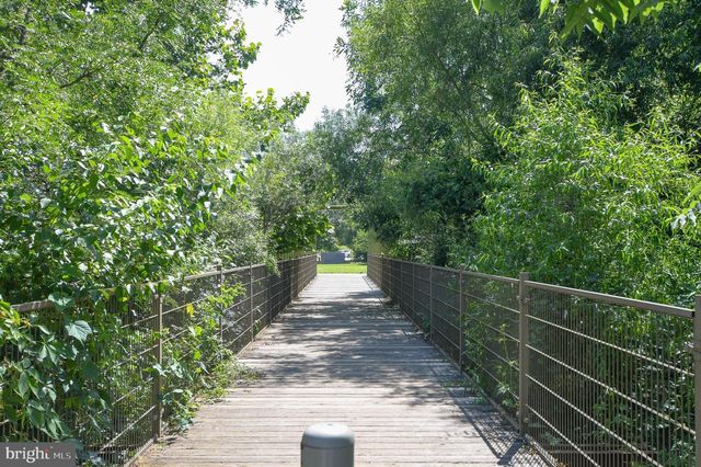 2016 CASCADE RD, Silver Spring, MD 20902