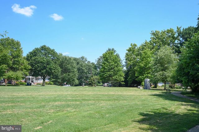 2016 CASCADE RD, Silver Spring, MD 20902