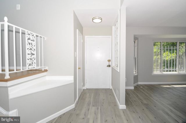 2016 CASCADE RD, Silver Spring, MD 20902