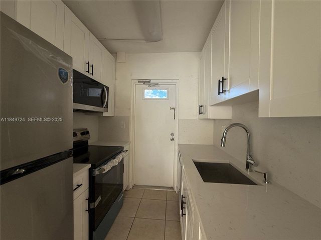 10900 SW 104th Street 323, Miami, FL 33176