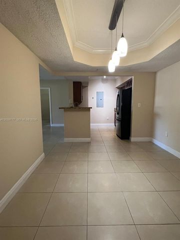 231 SW 116th Avenue 19105, Pembroke Pines, FL 33025