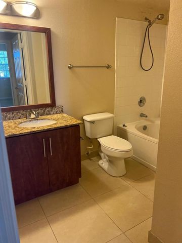 231 SW 116th Avenue 19105, Pembroke Pines, FL 33025