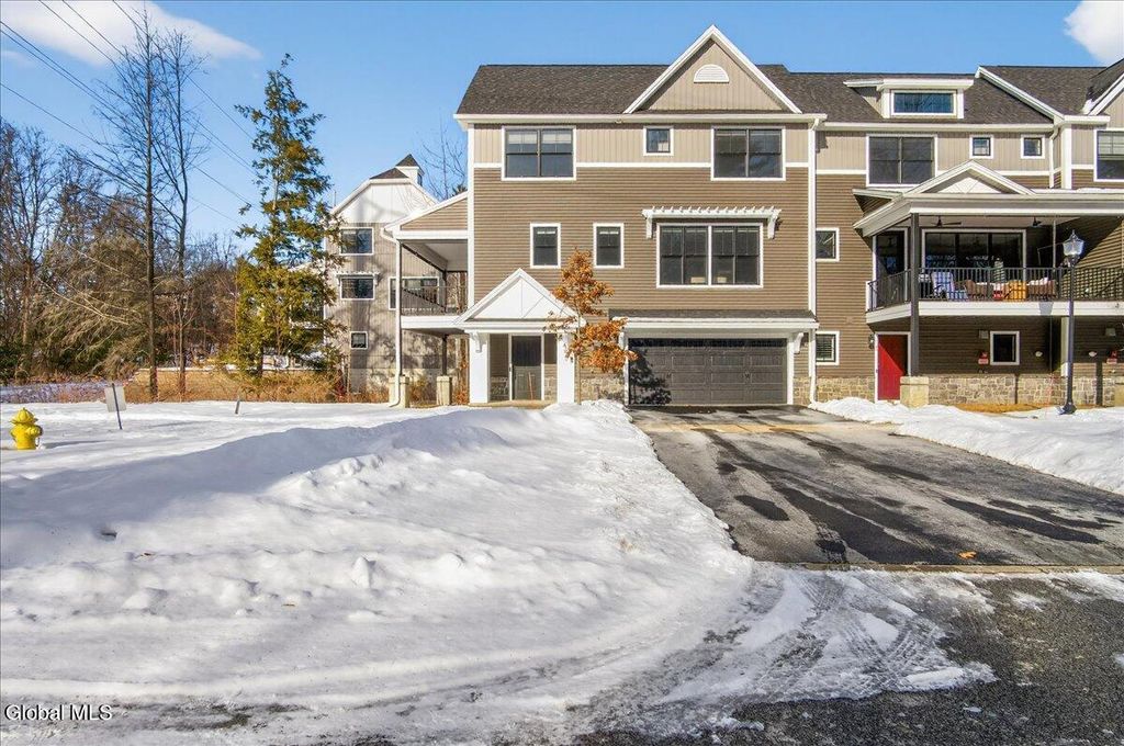 3 Gibson Court, Saratoga Springs, NY 12866