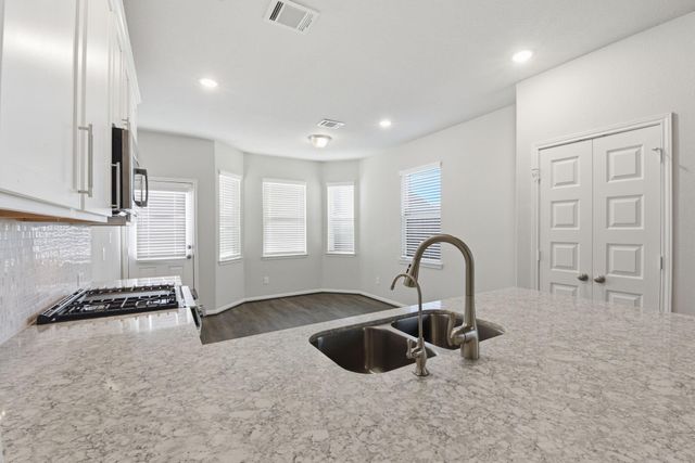 8415 Baywatch Circle, Baytown, TX 77523