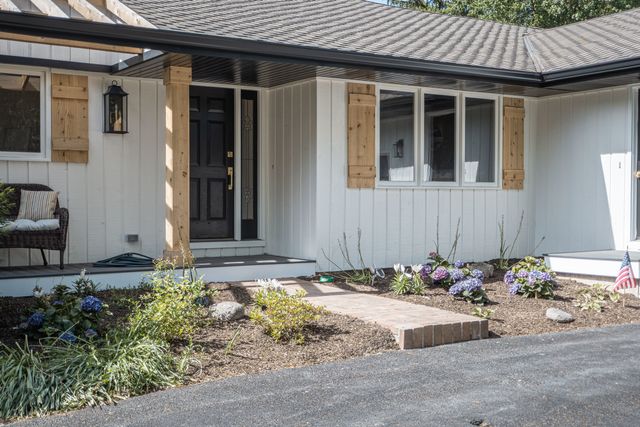 36 Winthrop New Road, Sugar Grove, IL 60554