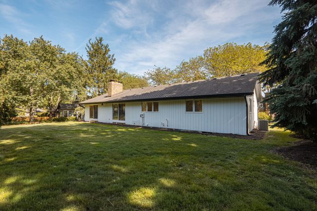 36 Winthrop New Road, Sugar Grove, IL 60554