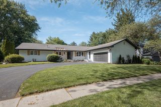 36 Winthrop New Road, Sugar Grove, IL 60554