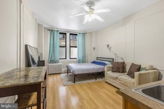 1324 Locust St Apt 329, Philadelphia, PA 19107