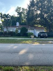 234 Pinecrest Dr, Miami Springs, FL 33166