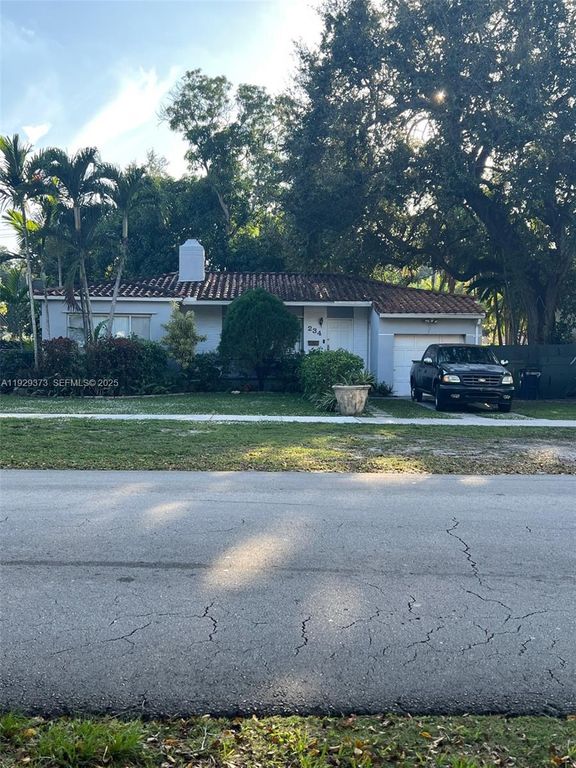 Image 1 of property listing at 234 Pinecrest Dr, Miami Springs, FL 33166