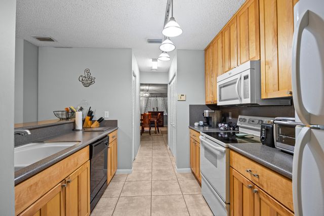 12196 Sag Harbor Court 5, Wellington, FL 33414