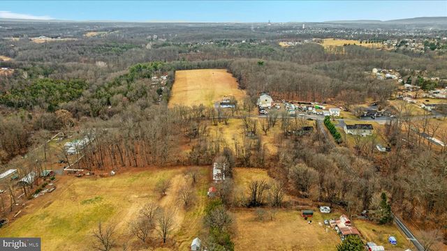 22 HELMET DR, Martinsburg, WV 25404