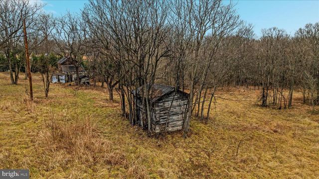 22 HELMET DR, Martinsburg, WV 25404