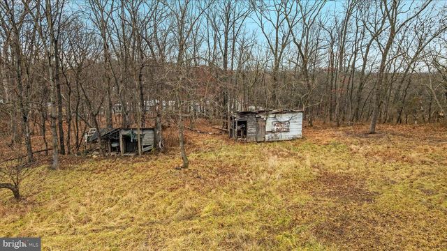 22 HELMET DR, Martinsburg, WV 25404