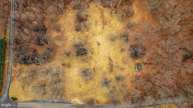 22 HELMET DR, Martinsburg, WV 25404