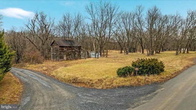 22 HELMET DR, Martinsburg, WV 25404