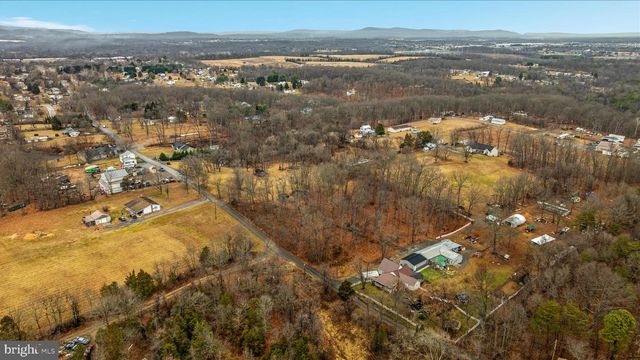 22 HELMET DR, Martinsburg, WV 25404