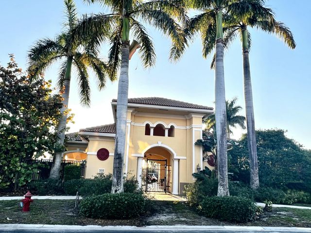 2900 Carvelle Drive, Riviera Beach, FL 33404