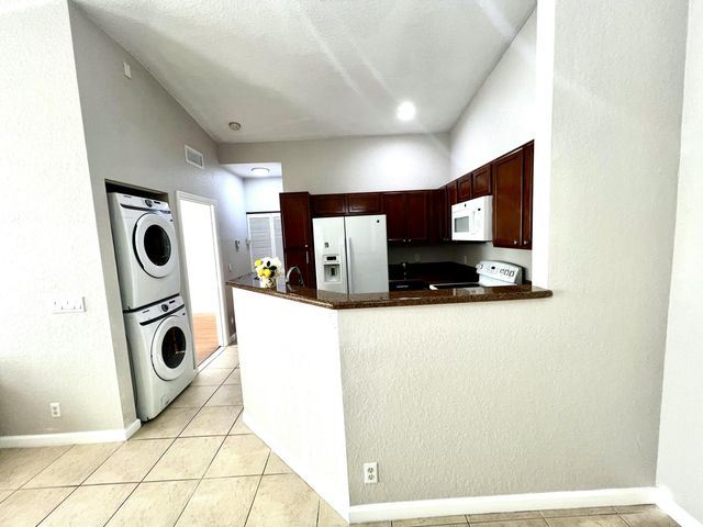 2900 Carvelle Drive, Riviera Beach, FL 33404