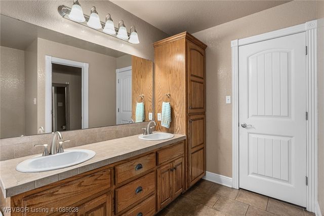 17643 Potts Road, Charleston, AR 72933