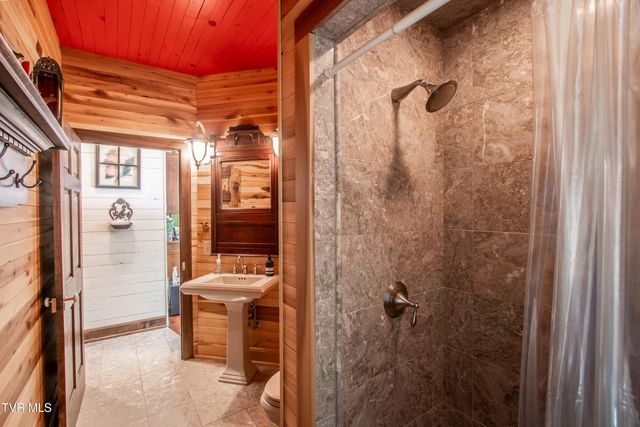 12330 Asheville Highway, Greeneville, TN 37743