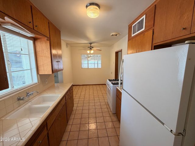 3416 N 43RD Place, Phoenix, AZ 85018