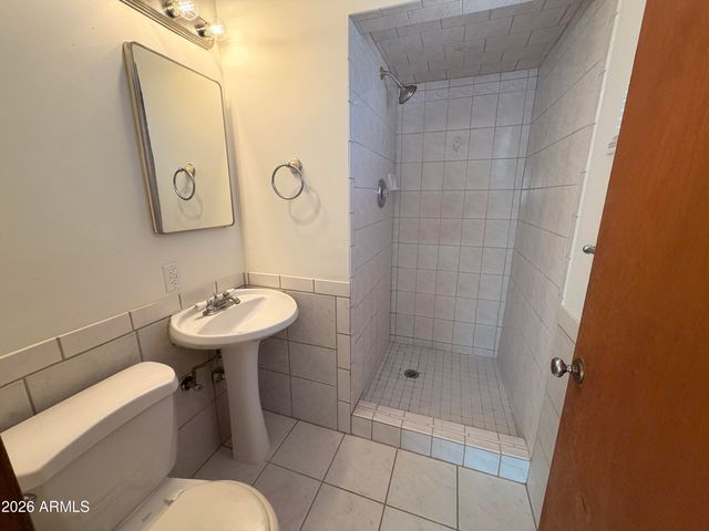 3416 N 43RD Place, Phoenix, AZ 85018