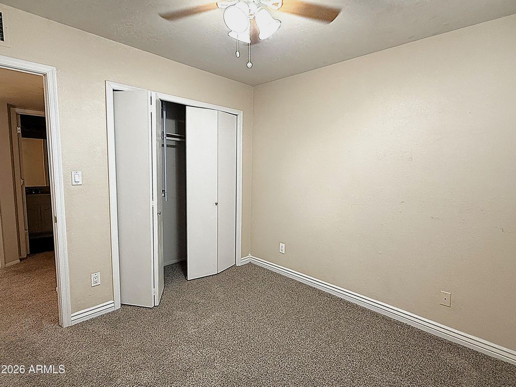 Image 10 of property listing at 624 W KEATS Avenue, Mesa, AZ 85210