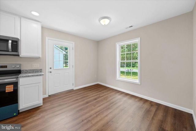 1358 W COLLEGE RD, Dover, DE 19904