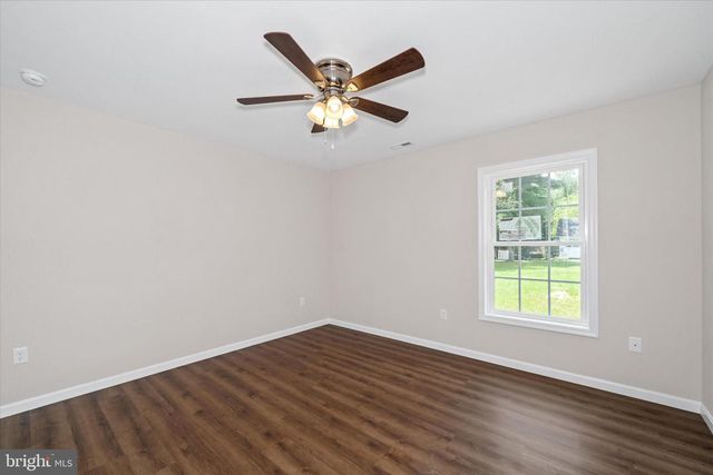 1358 W COLLEGE RD, Dover, DE 19904