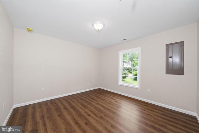 1358 W COLLEGE RD, Dover, DE 19904