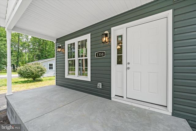 1358 W COLLEGE RD, Dover, DE 19904