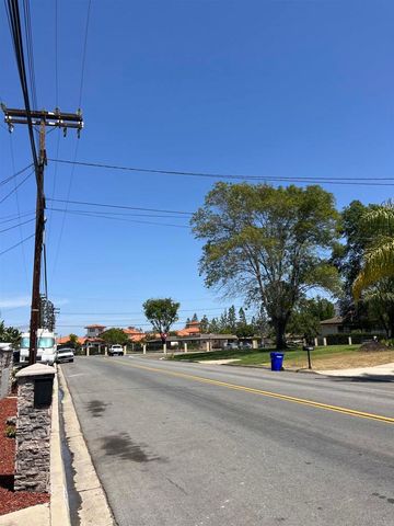 238 Lakeview Ave., Spring Valley, CA 91977