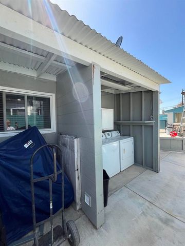 238 Lakeview Ave., Spring Valley, CA 91977