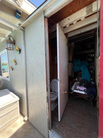 238 Lakeview Ave., Spring Valley, CA 91977