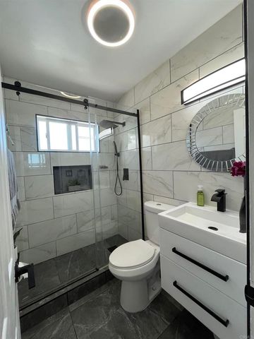 238 Lakeview Ave., Spring Valley, CA 91977