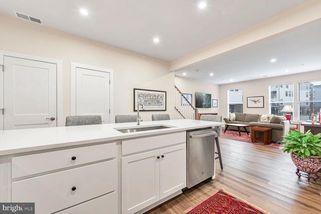 20276 NEWFOUNDLAND SQ, Ashburn, VA 20147