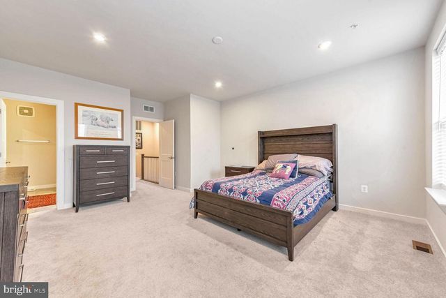 20276 NEWFOUNDLAND SQ, Ashburn, VA 20147