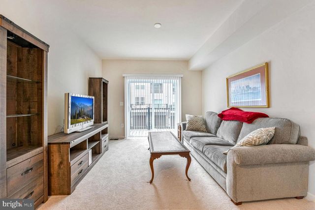 20276 NEWFOUNDLAND SQ, Ashburn, VA 20147