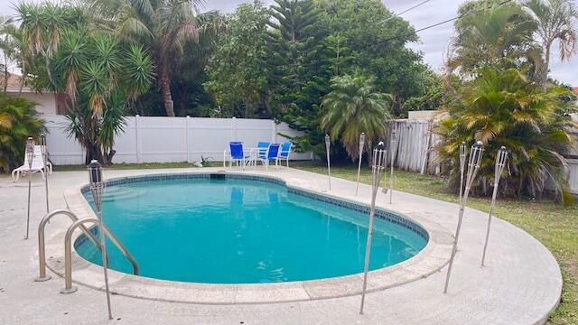 609 SW 4th Avenue, Boynton Beach, FL 33426