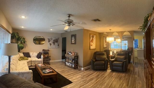 609 SW 4th Avenue, Boynton Beach, FL 33426