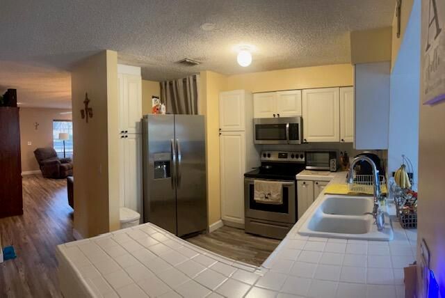 609 SW 4th Avenue, Boynton Beach, FL 33426