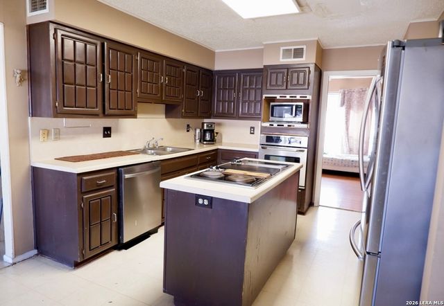 6847 pembroke, San Antonio, TX 78240