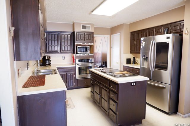 6847 pembroke, San Antonio, TX 78240