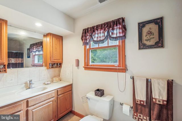 30883 WARD RD, Salisbury, MD 21804
