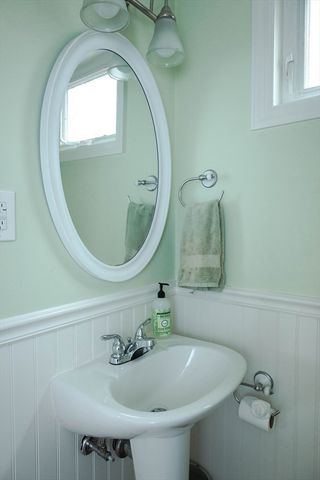 149 Reservoir Rd, Quincy, MA 02170