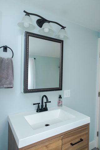 149 Reservoir Rd, Quincy, MA 02170