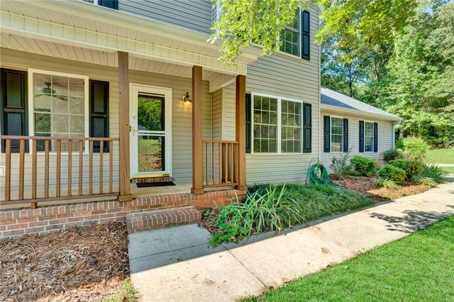 318 Stone Briar Lane, Easley, SC 29642